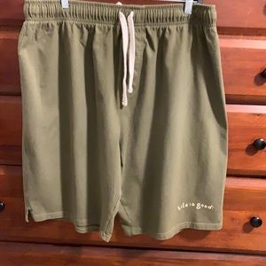 Men's Life is Good shorts size XL
